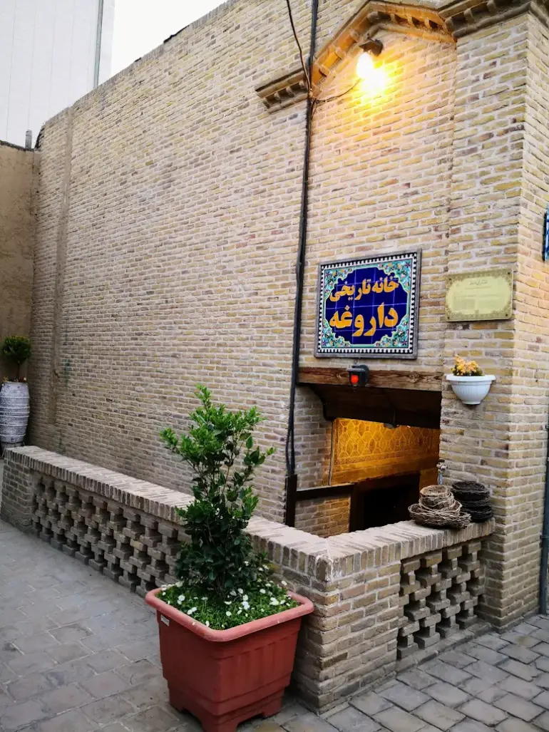 جاهای دیدنی مشهد نزدیک حرم امام رضا؛ کشف گنجینههای پنهان در دل شهر