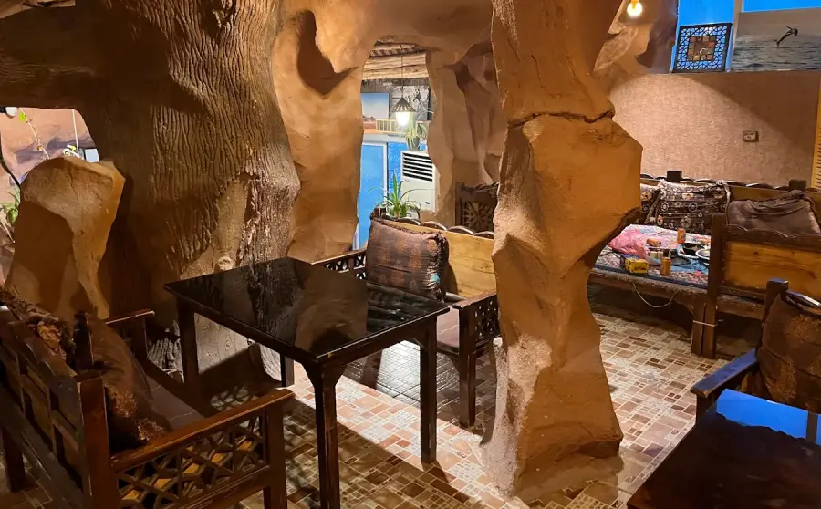 ۲۰ تا از بهترین رستوران های قشم؛ برای عاشقان غذاهای دریایی و محلی